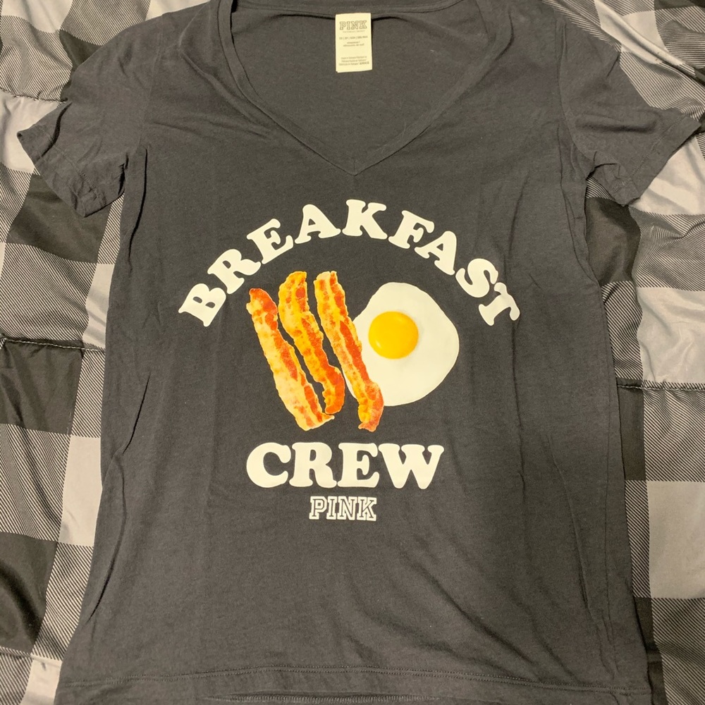 V-neck tshirt